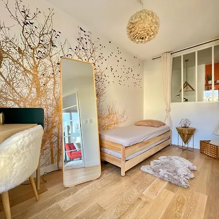 Magnifique 3 Pieces De 55m2 Au Calme Avec Balcon Paris
