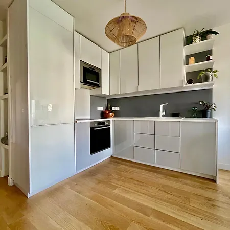 Magnifique 3 Pieces De 55m2 Au Calme Avec Balcon Apartment Paris